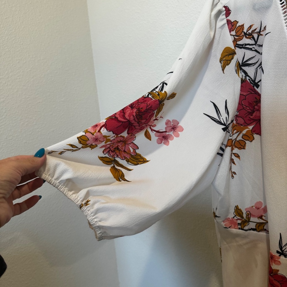 Floral top - Picture 3 of 7